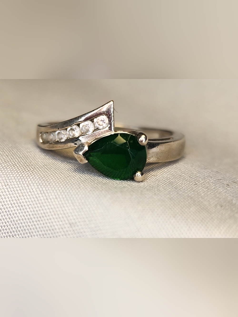 Deep Green Gemstone Sterling Ring with Accent Stones SZ 8